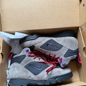 Nike ACG Torre Mid Waterproof Hiking Boots